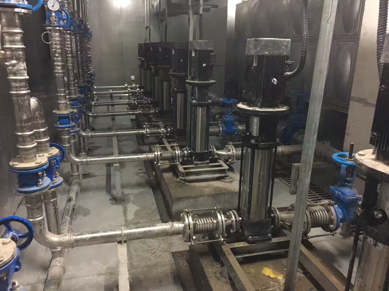 亚洲水蜜桃AV成人无码牌水蜜桃视频在线观看水管在小区自来水增压泵房中的使用